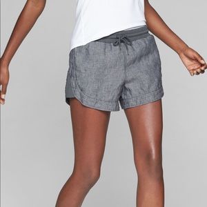 Athleta Beachside Bali 3.5” charcoal linen shorts